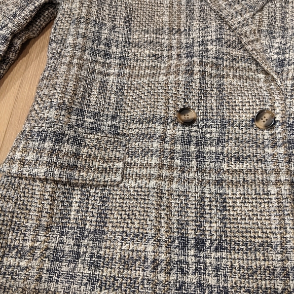 H&M slightly oversized blazer - Picture 8 of 8